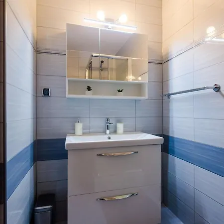 Melany - One Bedroom With Shared Terrace And Sea View Apartman *