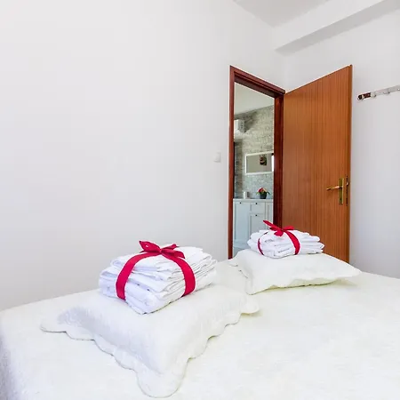 Melany - One Bedroom With Shared Terrace And Sea View Apartman Slano